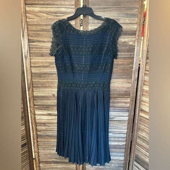 Vintage VTG 50s 1950s Black Eyelet Lace Boat Neck Sleeveless Party Dress - Picture 11 of 11